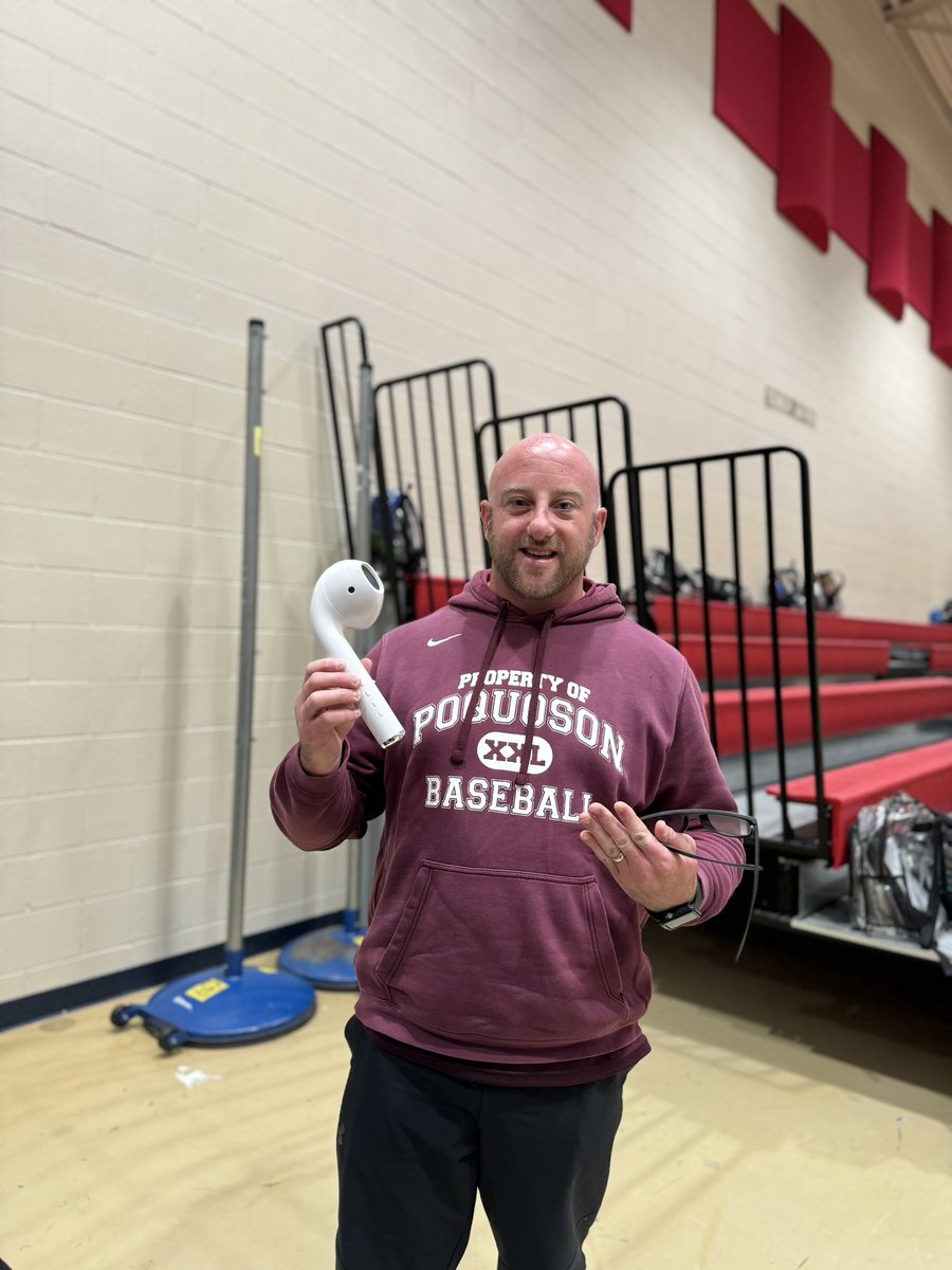 These AirPods are getting to be out of control‼️🤣

#keepairpodsoutofPE #PE #physed #middleschoolPEteacher @NNPSHPE @nnschools @vahperd @SHAPE_America @CATCHhealth
