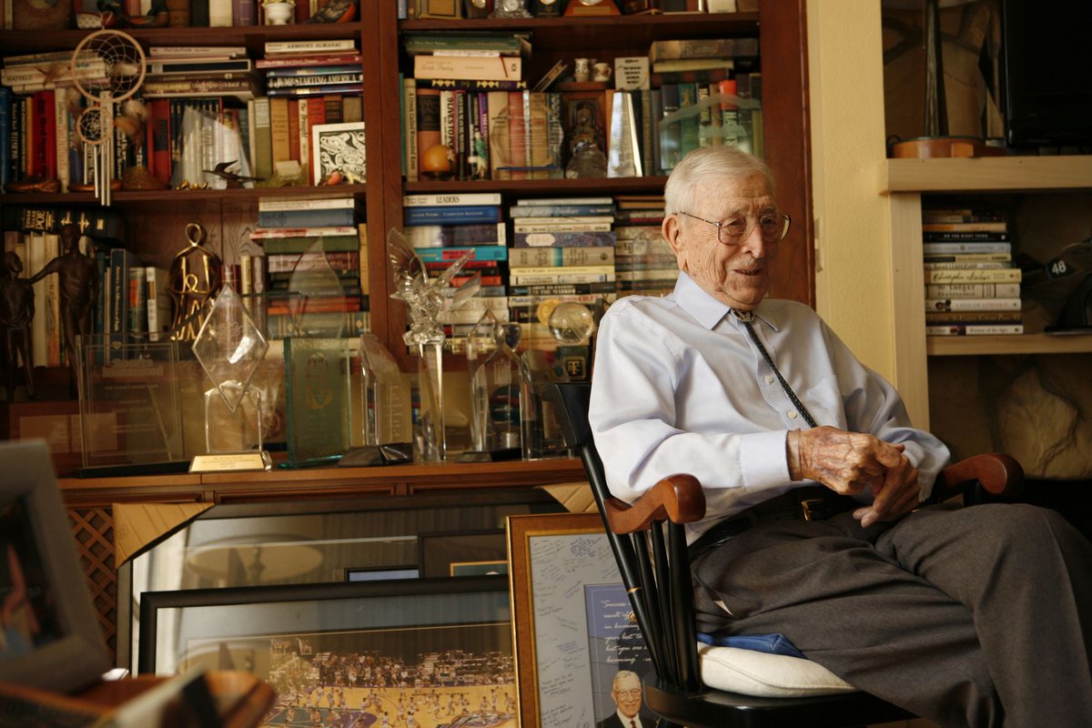 UCLA_Alumni's tweet photo. In 2010, not long after John Wooden’s passing, @UCLAAthletics recreated the cluttered den from Coach’s Encino condo, piece for piece as the Wooden family generously donated almost all the contents for the Hall of Fame den. Find out more here: https://t.co/BiEoerOCRX.
#BruinProud https://t.co/2xr8jZR4UD