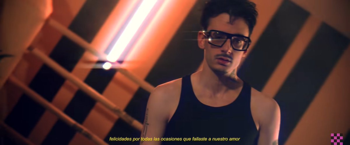 rickyedit's tweet photo. felices 10 años, chavalito cordobés acomplejado con ganas de hacer cosas.

enhorabuena por tus amigos, tu trabajo y tu suerte. sigue creando, compartiendo y comunicando, pero ante todo, sigue siendo tú.

que cumplas muchos más, puto friki narizón que nunca iba a conseguir nada♥️ https://t.co/UnChegC9WL