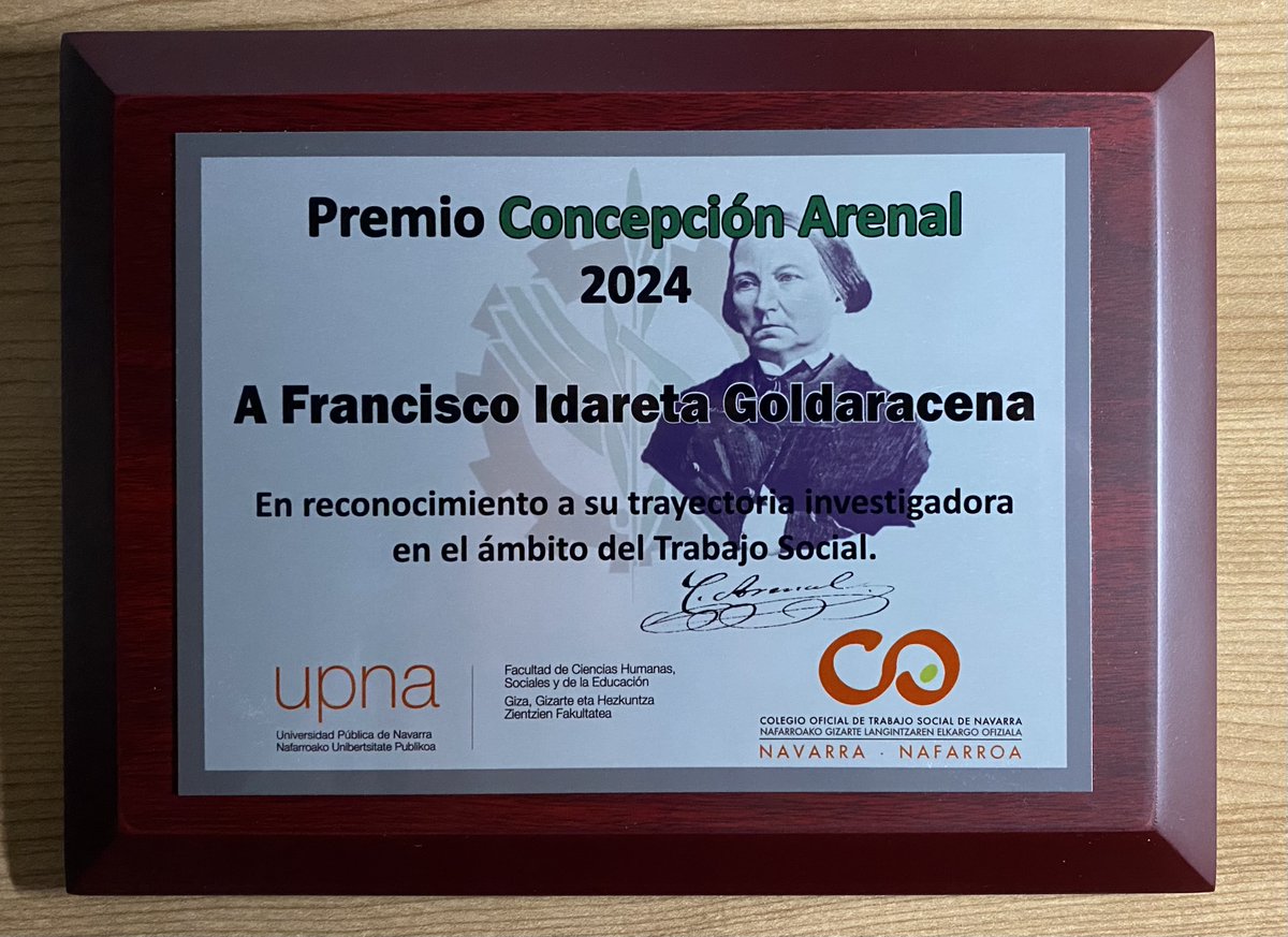 Emocionado por el premio que me han concedido mis compañeras y compañeros de profesión. Infinitamente agradecido al Colegio Oficial de Trabajo Social de Navarra y a la Facultad de Ciencias Humanas, Sociales y de la Educación de la Upna. bit.ly/3TOzxI2