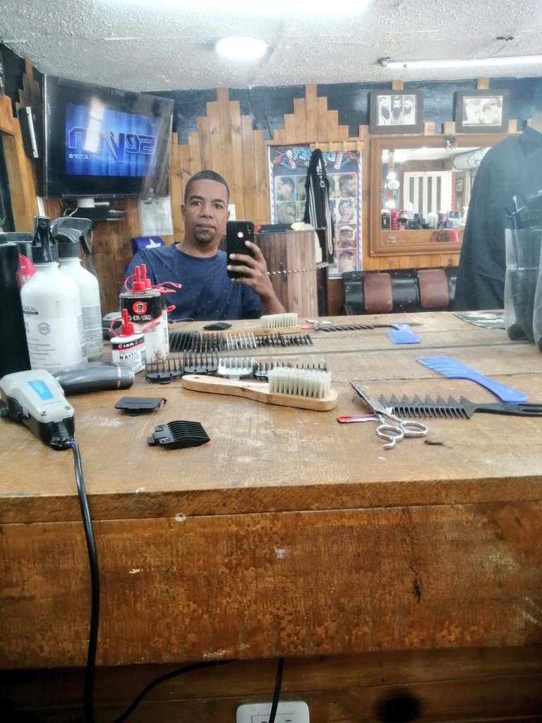iTottanAlvar's tweet photo. Antes / Después 🫢💇🏾

#DiaMundialDelAgua #ModeCut #Cut #CutMan #CorteProgramado #Bogota #SiguemeYTeSigo #Asicalado #MenosFeo #Disimulando #FelizViernes #FelizViernesATodos https://t.co/0Y5mztpanW