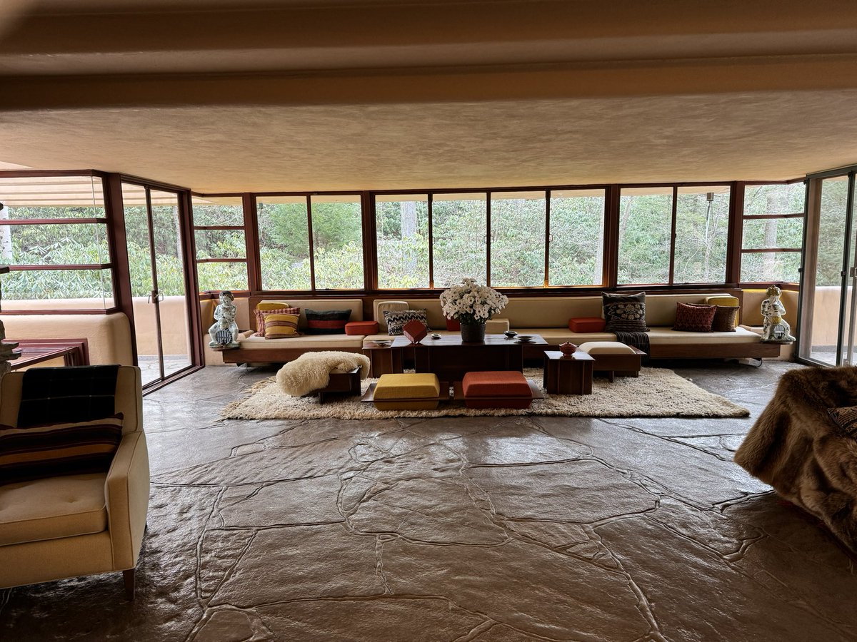notsobigkahuna's tweet photo. Some culture on the #marchmadness2024 trip.. #franklloydwright #fallingwaters https://t.co/ZehmpwN1Ic