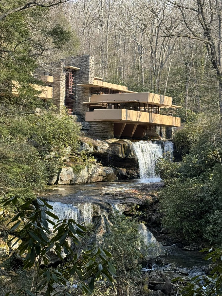 notsobigkahuna's tweet photo. Some culture on the #marchmadness2024 trip.. #franklloydwright #fallingwaters https://t.co/ZehmpwN1Ic