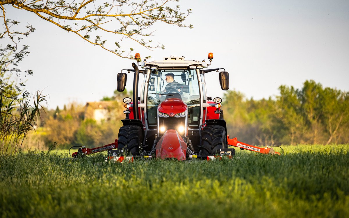 🖐 Raise your hand if you have started mowing! Share your best #MasseyFerguson Ferguson grass harvesting season pictures with us. Find out more about our offers ➡️ bit.ly/3Pe0CBq