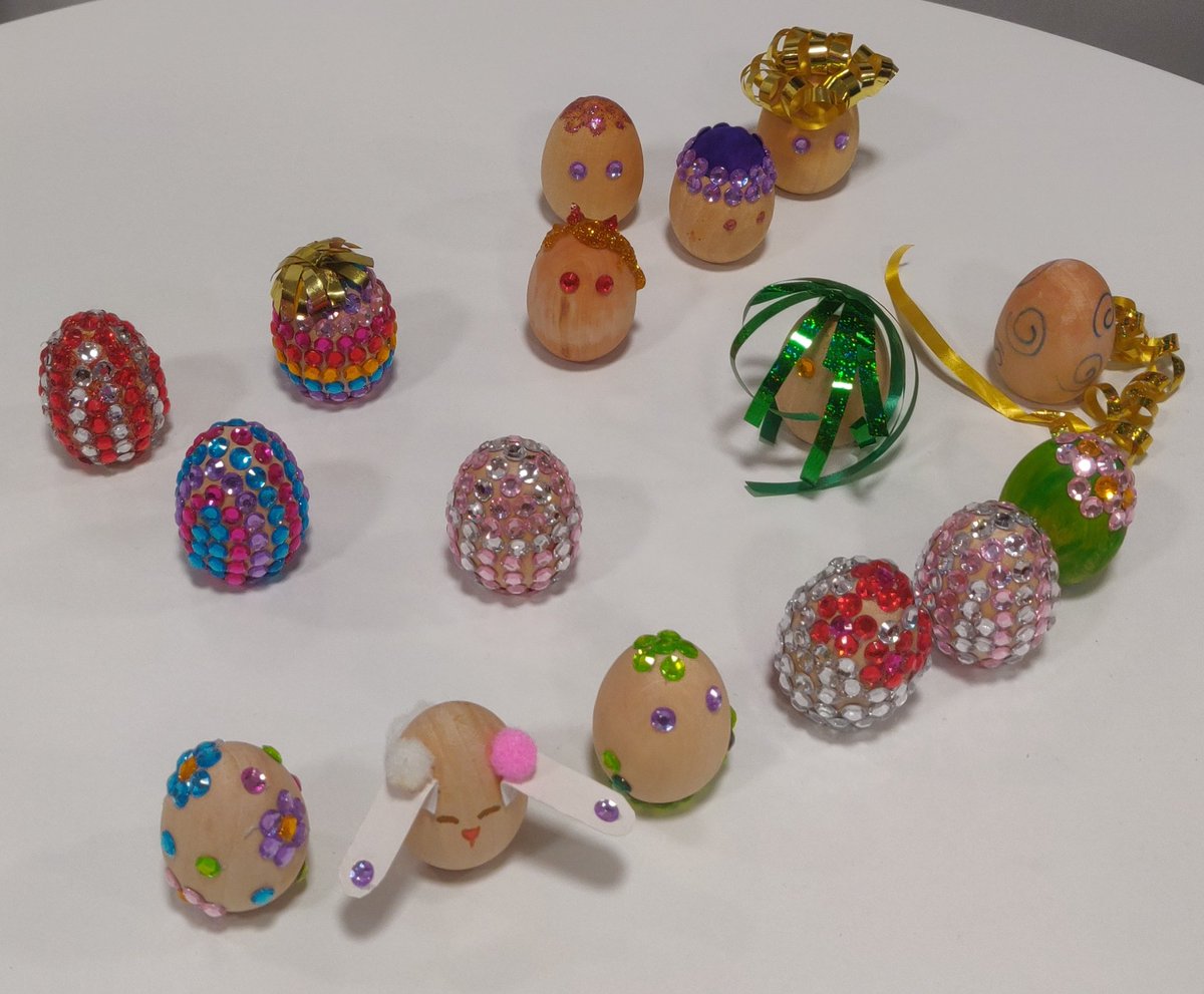 We're bringing all the sparkles to our Easter craft in #LibraryClub. #HappyFriday