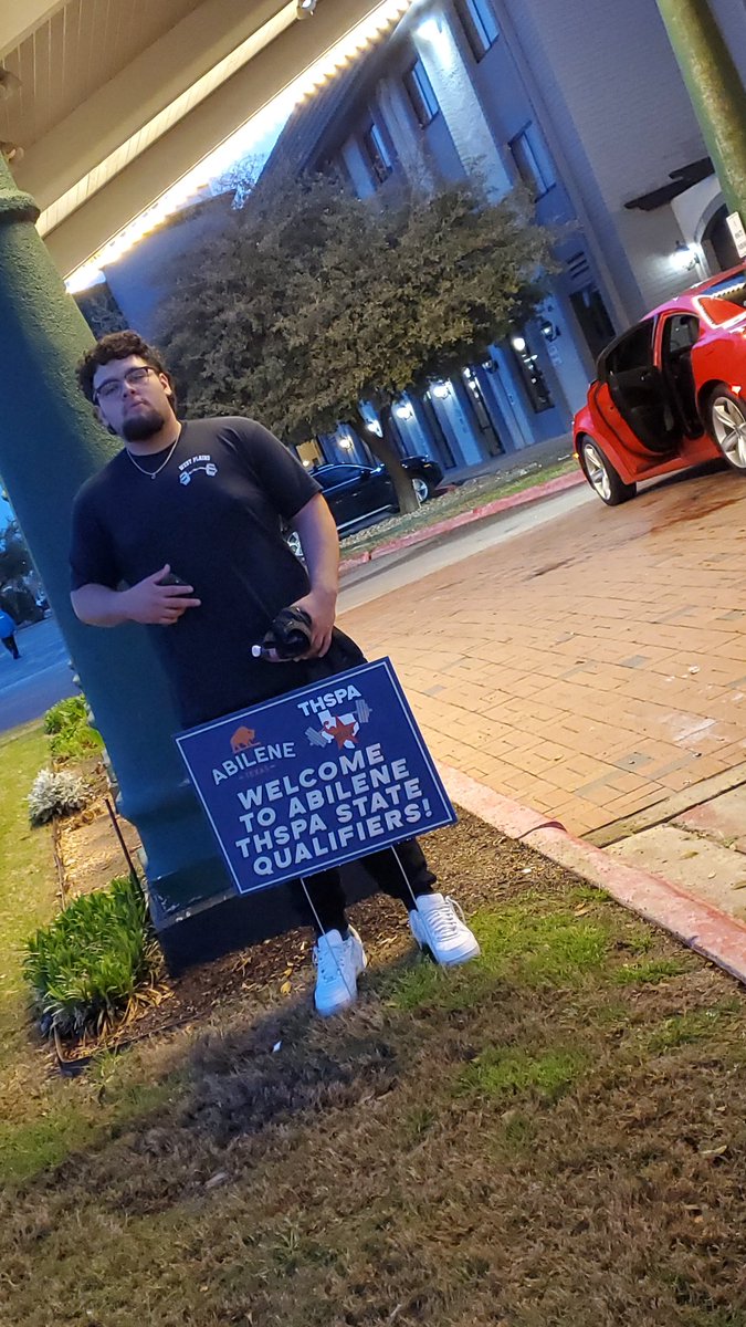MikeBenavidez8's tweet photo. Here we go!!! State powerlifting meet in Abilene! 1st guy from West Plains to make it so do work son!!! 💪🐺 https://t.co/Qlk7Aj3SxV