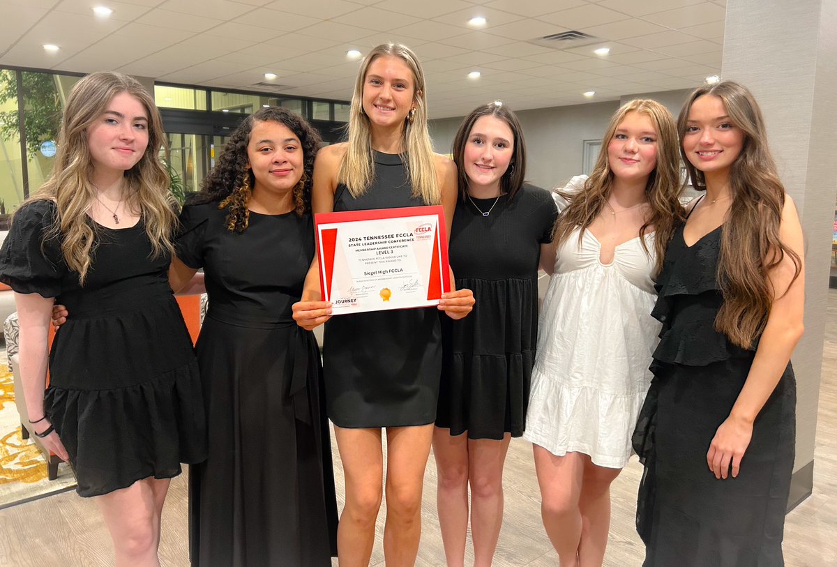 scbracy's tweet photo. So proud of these student leaders! They received the highest level of achievement award for their FCCLA Membership Campaign. Go Stars! ⭐️⭐️@CteSiegel @SiegelHighStars @SiegelHighFCCLA https://t.co/SNFpAYCcLO