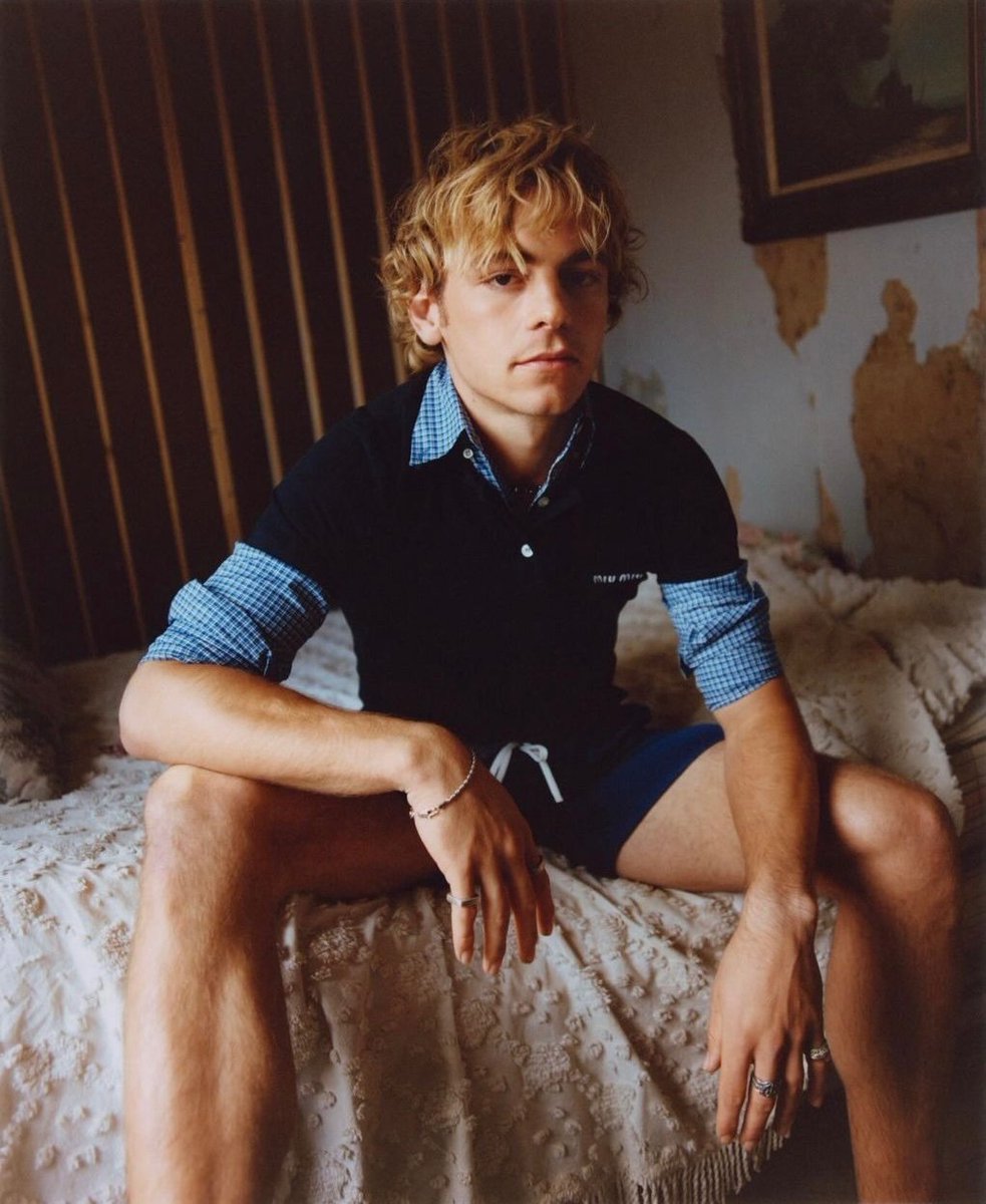 🌒 Algunas de las fotos que hice para <a href="/HEROMagazineRP/">HERO ᴿᴾ</a> en una nueva produ. 

#DylanAccessRP