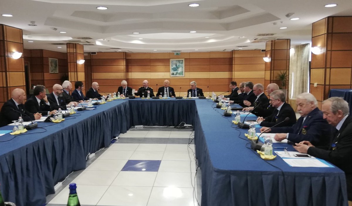 assoaeroarma's tweet photo. ✅ A.A.A. - #AviatoridItalia 💫
ℹ️ #22Marzo Il Presidente Nazionale #GiulioMainini, alla presenza del Capo di Stato Maggiore dell’#AeronauticaMilitare, Generale di Squadra Aerea #LucaGoretti, presiede a #Roma il Consiglio Direttivo Nazionale #CDN https://t.co/ftb5ei1mk8