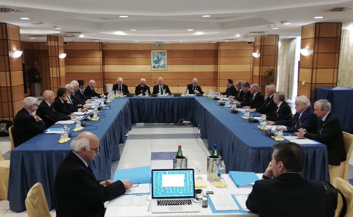 assoaeroarma's tweet photo. ✅ A.A.A. - #AviatoridItalia 💫
ℹ️ #22Marzo Il Presidente Nazionale #GiulioMainini, alla presenza del Capo di Stato Maggiore dell’#AeronauticaMilitare, Generale di Squadra Aerea #LucaGoretti, presiede a #Roma il Consiglio Direttivo Nazionale #CDN https://t.co/ftb5ei1mk8