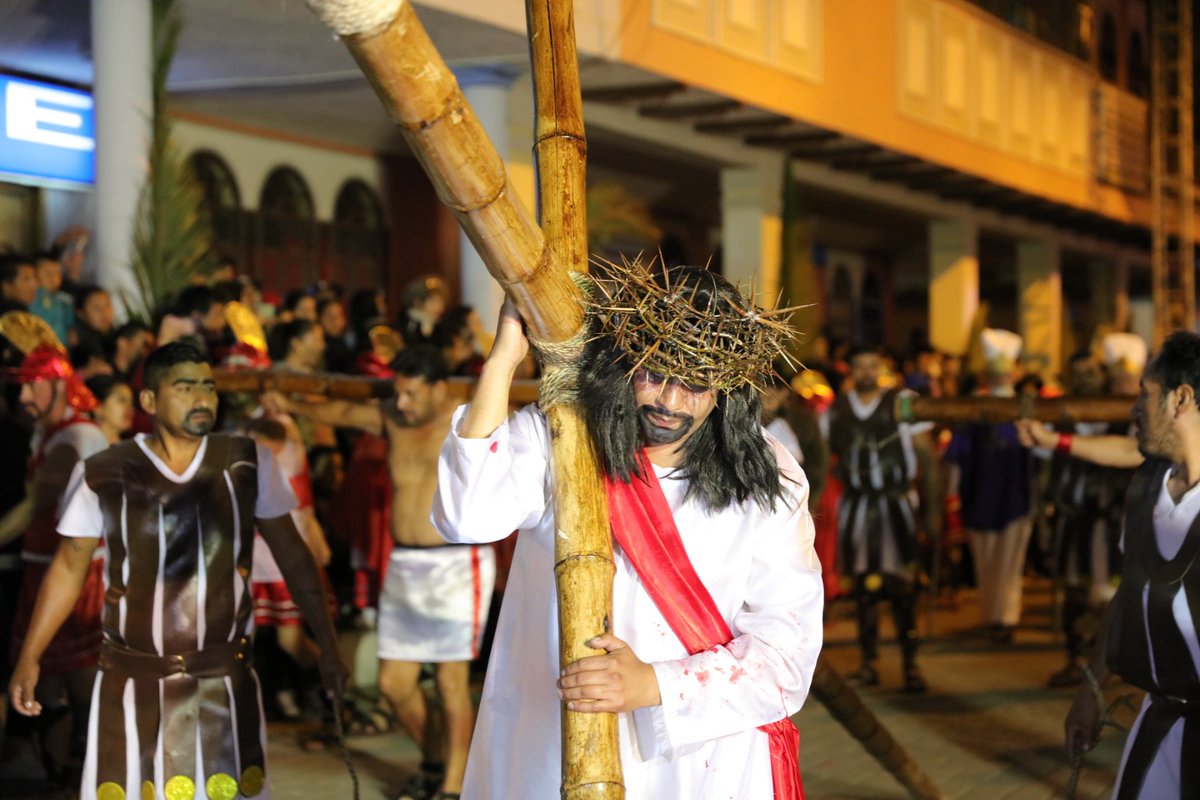 En #Loja, la #SemanaSanta2024, se vivirá con gran fervor. Visita #Saraguro y descubre la tradición de los "alumbradores" o vive en la capital de la provincia, la grandiosa procesión de El Valle. Conoce más👉 n9.cl/2ecfrh

#EstoEsEcuador