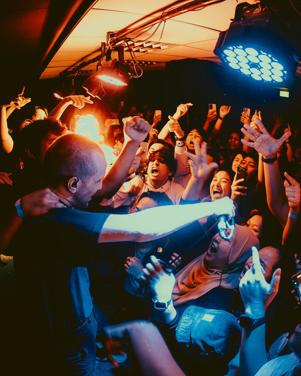 BrynerTan's tweet photo. - @ladisputeband // @SkeshMM // Singapore - https://t.co/OhTjqeSmzl