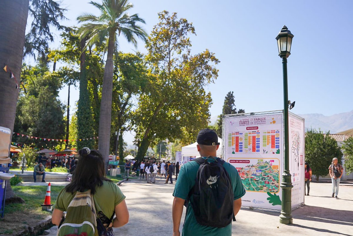 INDAP_Chile's tweet photo. A partir de hoy y hasta el domingo 24 de marzo ven al Parque Santa Rosa de Apoquindo, vive el Festival #Ñam2024 y disfruta de los mejores productos de la Agricultura Familiar Campesina e Indígena. Todos los detalles aquí 👉🏼 https://t.co/aNELe3eLxi https://t.co/2sLpWLmXTW
