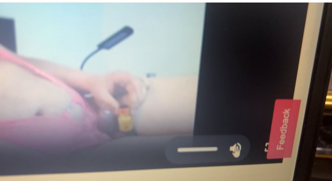 Quick clip from a webcam session this afternoon . SPH . The size of a poppers bottle !!!!!!! 🐛🙄 https://t