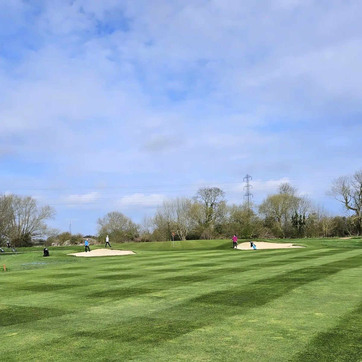 GolfAtDrayton's tweet photo. The difference a dry week can make to the course. We've managed to get everything cut this week, and it's looking great just in time for the captain's drive-in tomorrow. Really proud of the lads and their efforts this week. https://t.co/P5oLQM70Xr