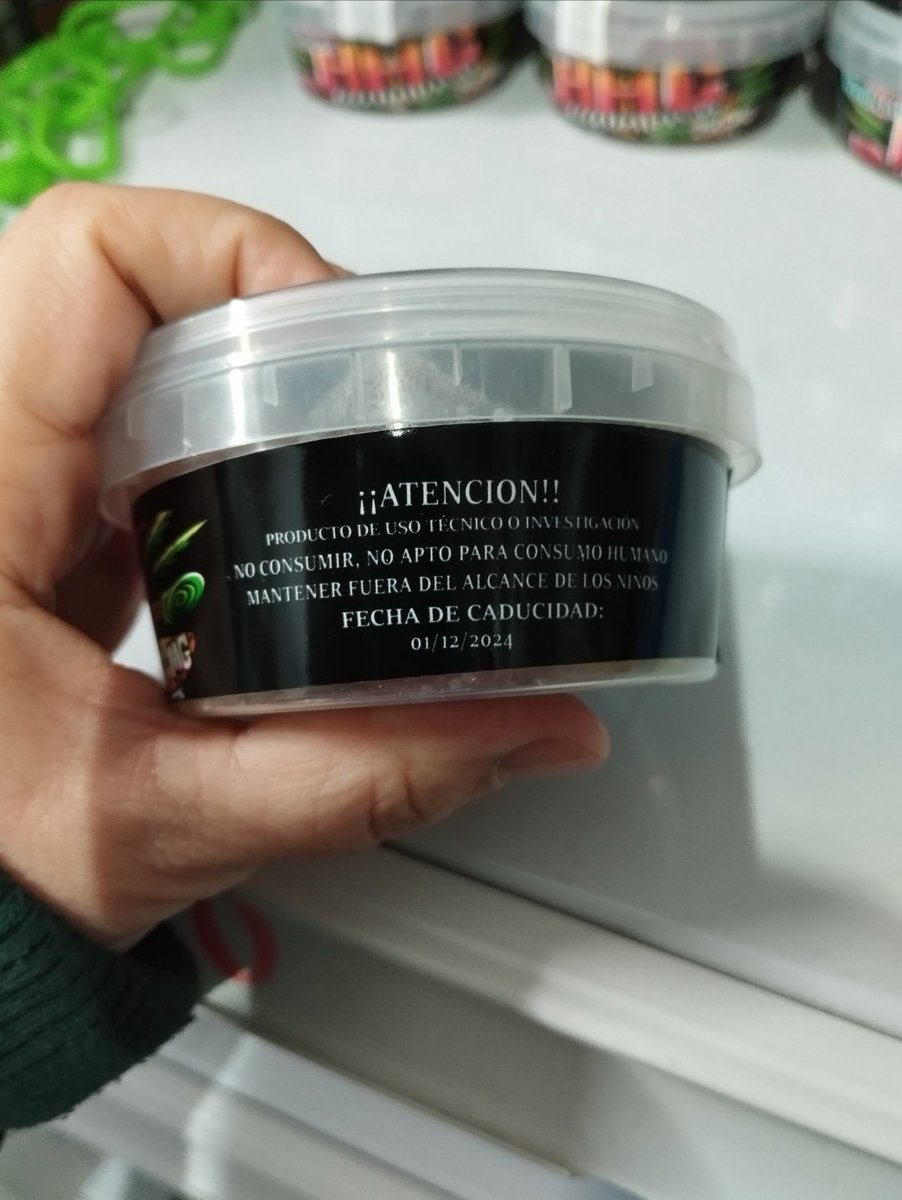 AESAN_gob_es's tweet photo. ⚠️ Alerta por presencia de hexahidrocannabinol (HHC) en galletas y gominolas.
🚫 No consumir 
📌 https://t.co/eUeCPtQR86 https://t.co/YLupTnMXhs