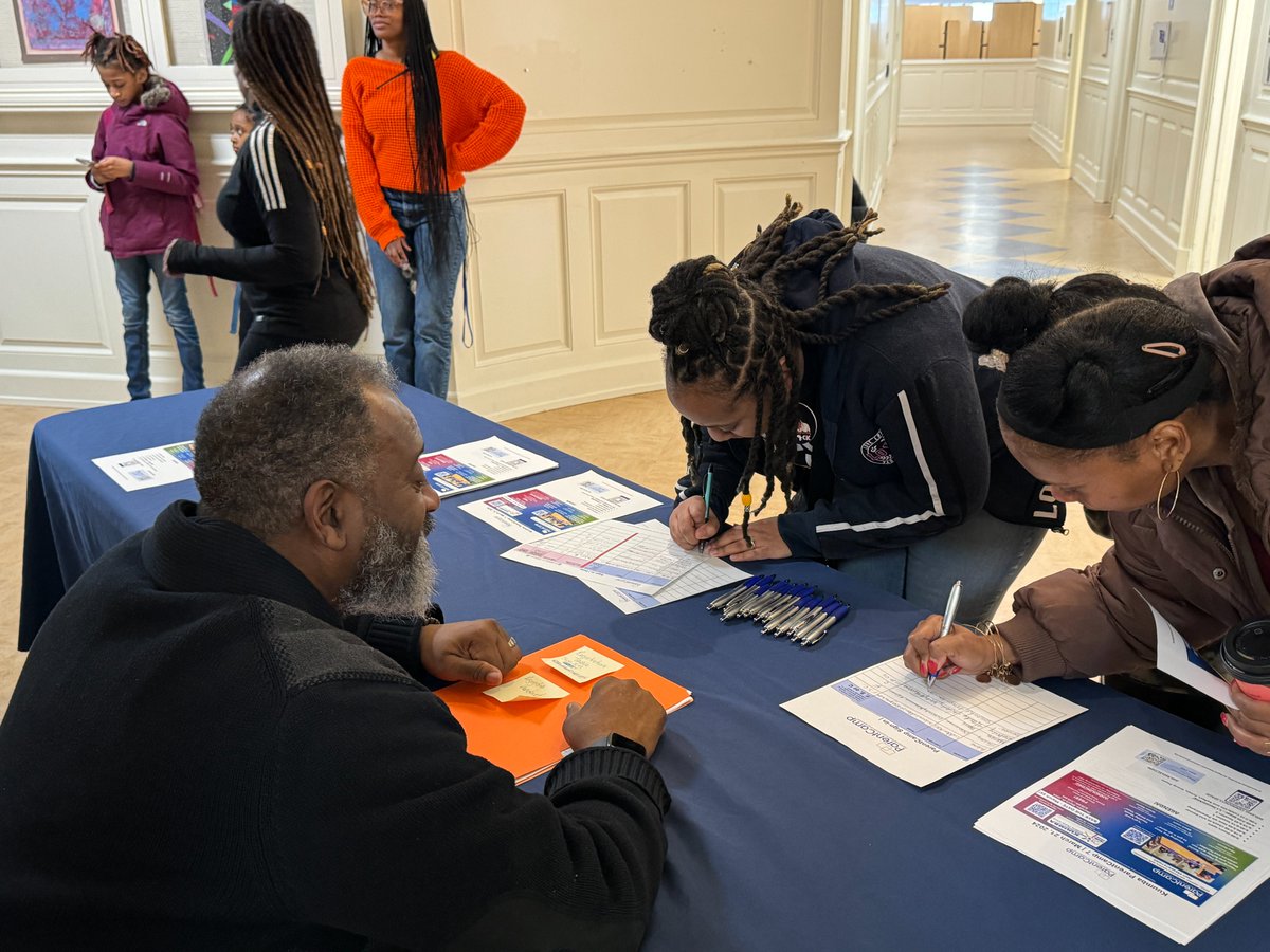 Great night of #community building at @KuumbaAcademyde! Incredible conversations, connections, learning, supporting each other & laughs! #DEDelivers #ParentCamp #KuumbaStrong @JohnCarneyDE @DEDeptofEd @cjlehman302 @MarkHDelaware #FSCE