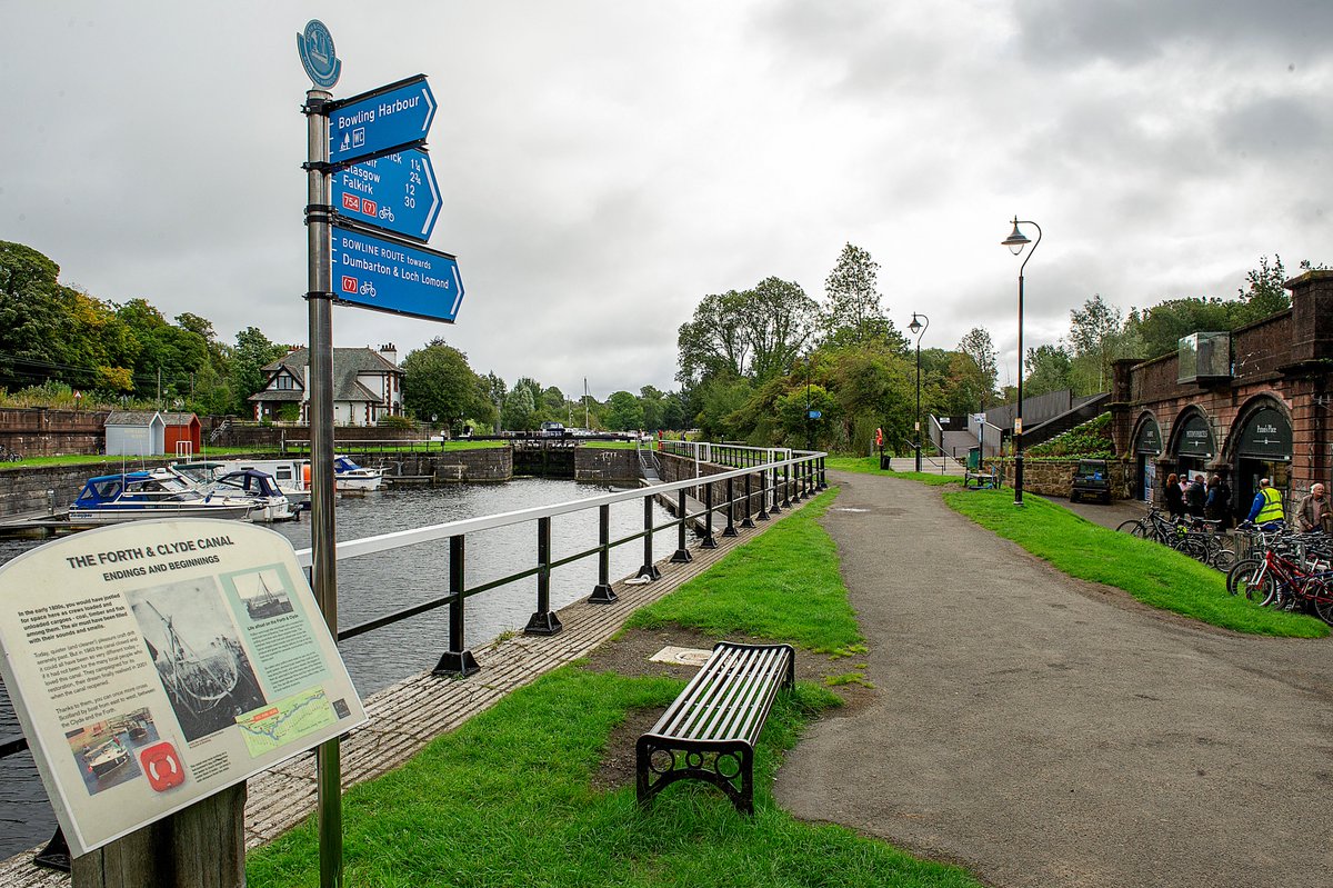 Spending time enjoying some #canalmagic this Sunday? ⛅💙

We have loads of great locations for a relaxing walk or a picturesque cycle. 🚵‍♀️

Enjoy the beautiful scenery, but be alert and always supervise children and pets- let's be #canalcareful when using our waterways.