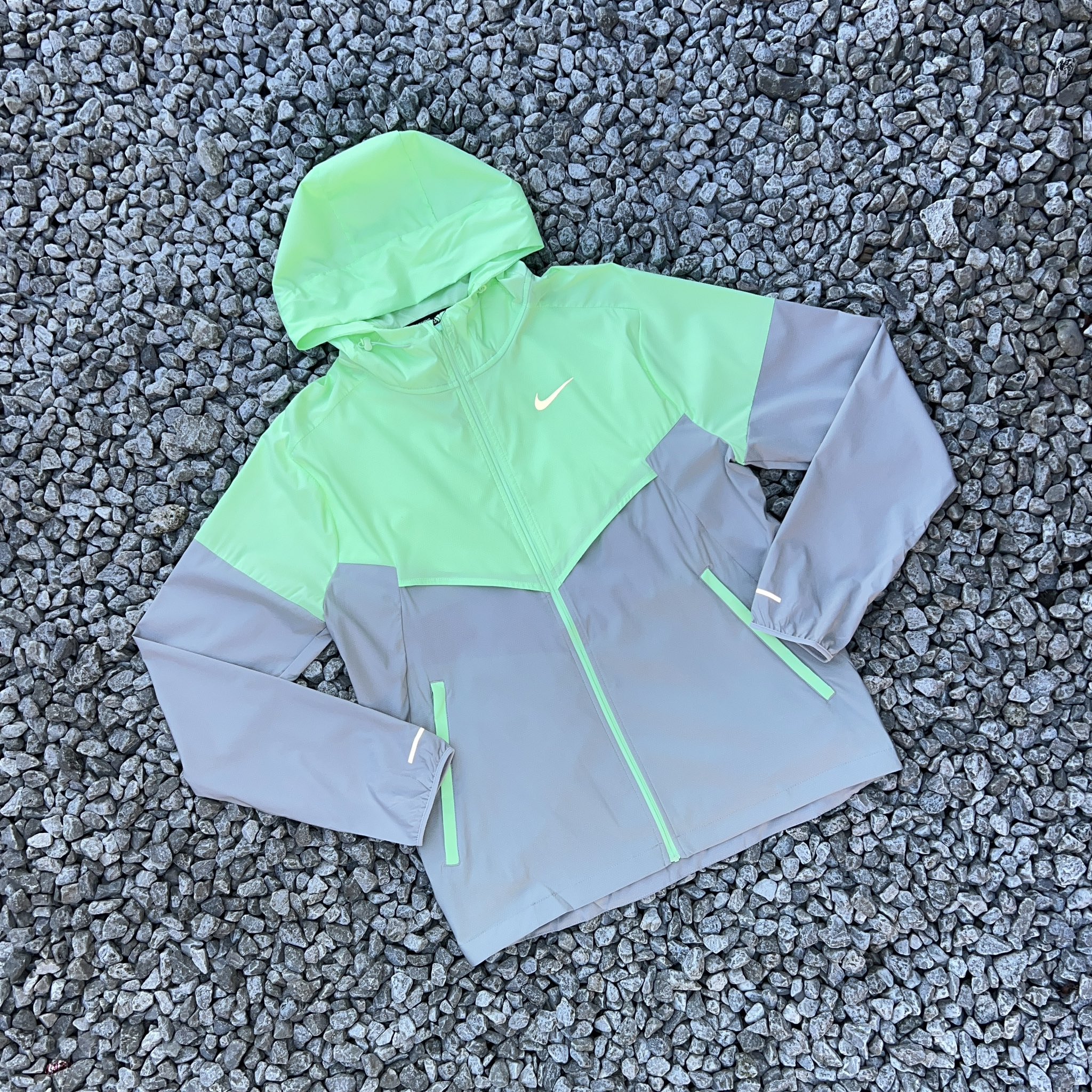 Bennetts on X Nike Windrunner Vapour Green https t uBDJRNGcMa X