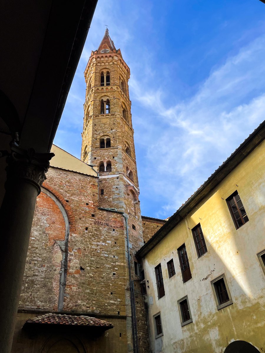 The Badia Fiorentina, the church where Dante Alighieri first met Beatrice #italia #firenze 

#italy #florence #campanile #belfry #arno #river #fiume #toscana #tuscany #tuscanylovers #dantealighieri #beatrice #divinacommedia #dante #florenceitaly #hexagon #cityphotography