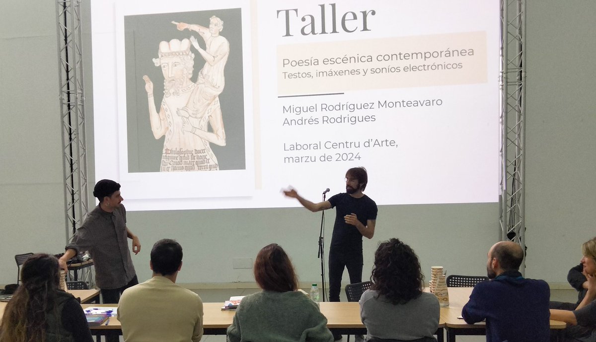 Empezamos la tarde #POEX na <a href="/LaboralCdlC/">Laboral Ciudad de la Cultura</a>  con #AulaPOEX 👉🏻Taller de poesía escénica contemporánea: testos, imáxenes y soníos electrónicos con Miguel Rodriguez Monteavaro y Andrés Rodrigues, n' asturiano y castellano <a href="/Culturagijon/">Cultura Gijón /Xixón</a> <a href="/RMBGijonXixon/">Red Municipal de Bibliotecas de Gijón</a>