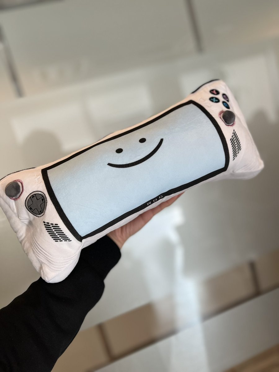 ASUS_ROG_FR's tweet photo. Comme promis, on fait gagner 5 peluches "Ally-chan" maintenant !

Pour participer :

• Follow @ASUS_ROG_FR 
• RT et Like  
• Commente avec le hashtag #ROGALLY (et un petit mot pour Ally-chan si tu veux !)

TAS 29/03 🗓 https://t.co/hOSBL3hwvl