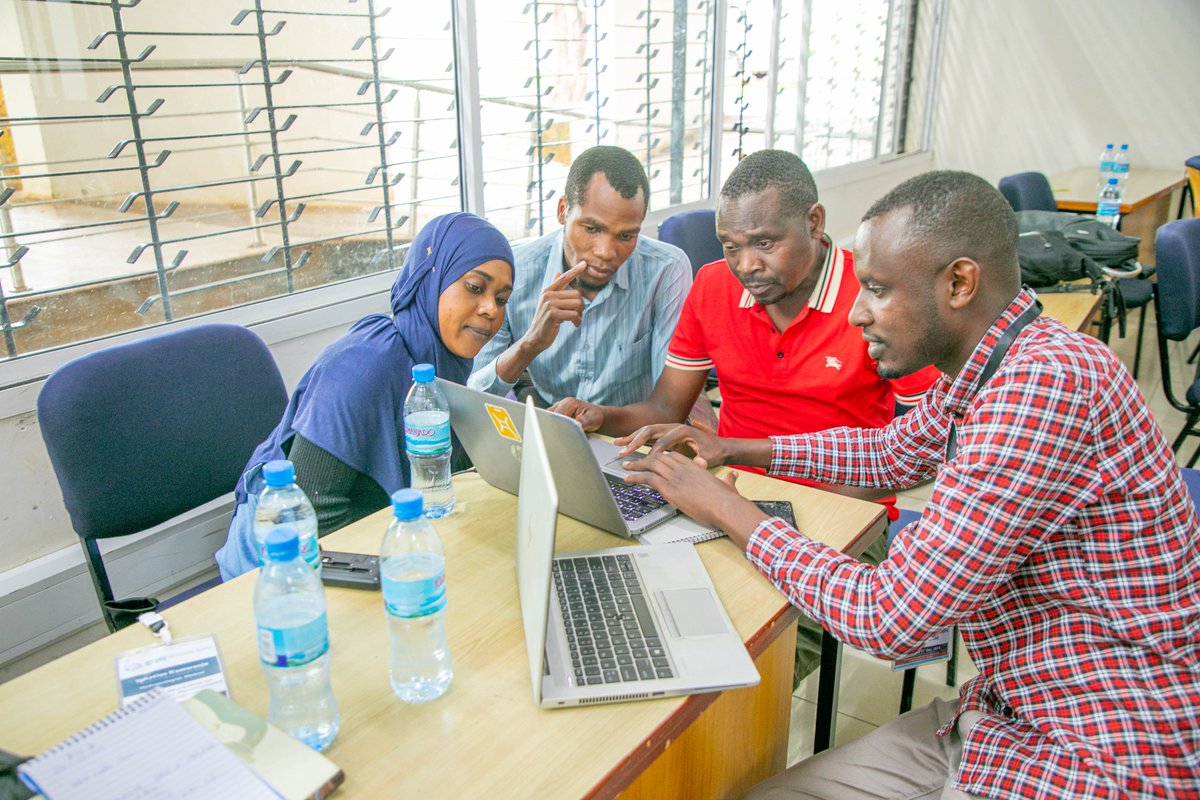 #WorldWaterDay2024 #WaterforPeace
DRI-CIWAS's WASH Capacity Building Program equips students with conflict resolution tools needed to act as agents of peace in addressing Water Conflicts &amp; Treaties at both local and global levels! 
<a href="/DRIScience/">Desert Research Institute</a> <a href="/braimaha/">Braimah Apambire</a>
t.e2ma.net/webview/aiy3eh…