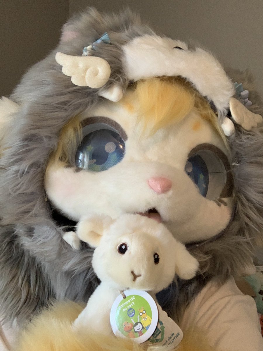 #FursuitFriday #furry #fursuit #kemonofursuit