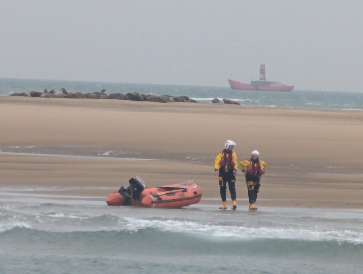 🛟 Dover RNLI Lifeboat Station Visits the Goodwin Sands During Training Exercise 🛟 The Goodwin Sands are a unique sand bank that has claimed over 2000 wrecks and remains a major threat to shipping to this day. Image Credits: RNLI #onecrew #rnli #RNLI200 #DoverRNLI
