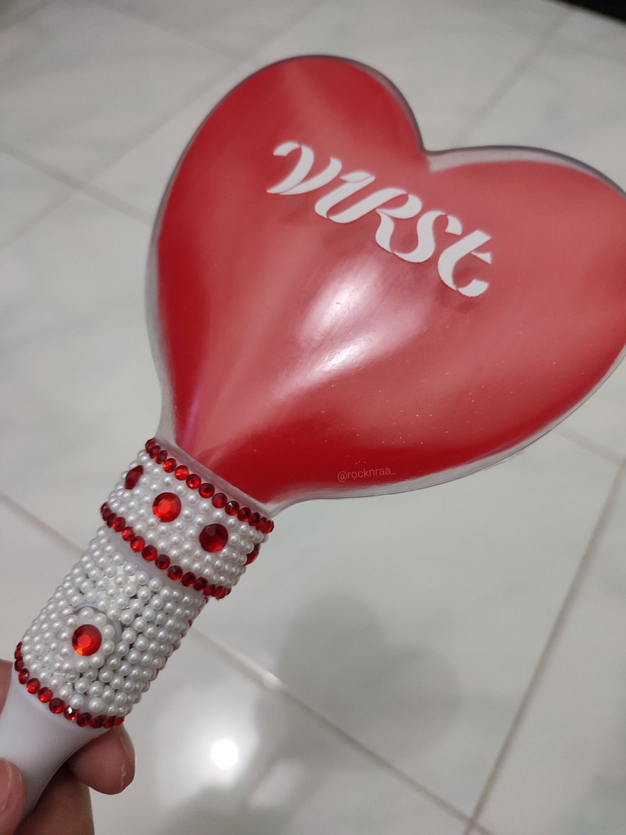 rocknraa_'s tweet photo. doakan si cantik ini besok ga banyak yang pretel ya lov 🙏
#V1RST #CheerStick #LightStick https://t.co/FOyn6g072r