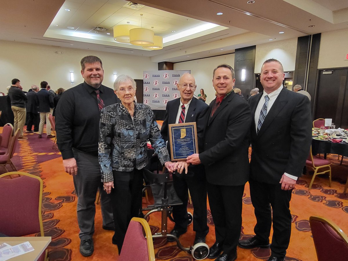 bordenathletics's tweet photo. Congratulations to Mr. AJ McKinley for being honored at the 2024 Athletic Directors Conference in Indy Sunday.  
Mr McKinley received the Distinguished Service Award.   
Please tune in to Channel 11 News today, March 22, at 4 PM and 5 PM to see his story.  
@IHSAA1 
@joshcookNT https://t.co/KBD6PiGI1x