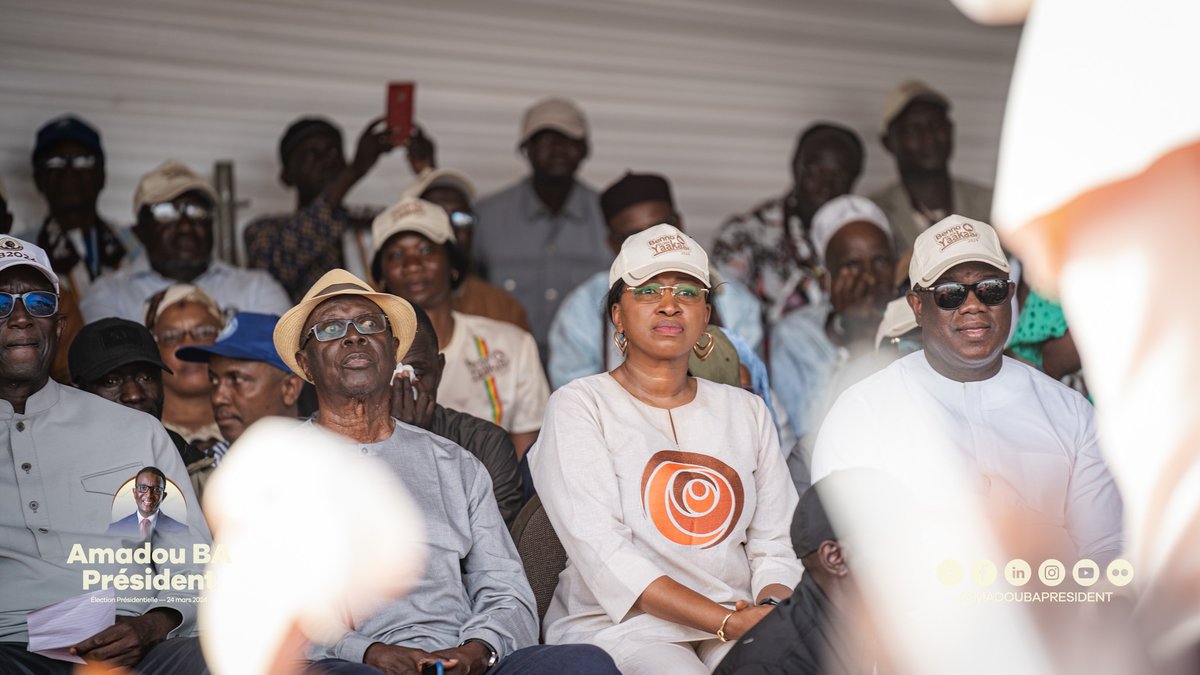 amadou_ba_'s tweet photo. J’avais affirmé ma volonté de ne faire du Sénégal qu’Un, du Nord au Sud: Ziguinchor l’a prouvé !

Le Sénégal est riche de sa diversité humaine, culturelle et naturelle. Ces richesses seront préservées, valorisées et développées pour le bien de tous.

Le défi du désenclavement est en voie d’être relevé à travers les réseaux routiers, les infrastructures portuaires et aéroportuaires, ferroviaires… Ces réalisations sont les conditions indispensables pour le développement économique et la diminution de la pénibilité des déplacements entre régions.

Aujourd'hui, je me tiens devant vous en tant que Citoyen engagé, déterminé à œuvrer pour améliorer la vie des Sénégalais, pour fédérer tous les Sénégalais autour d’une ambition et d’une vision communes. Celles d’un avenir prospère et équitable pour tous!
#amadouba2024 #senegal #amadouba #electionspresidentielles #bby #amadouba5president