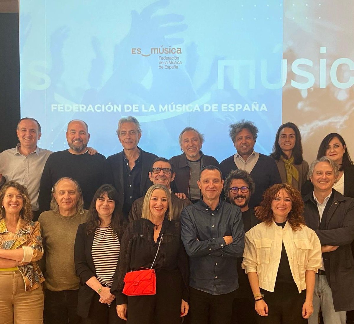 #MadridenVivo se reúne con @esmusica_org, la Federación de la Música de España, junto a asociaciones como @apmusicales, @Salasconciertos (ACCES) y @ARTEspectaculo para trabajar en favor de una merecida representación y defensa de la música en las instituciones nacionales