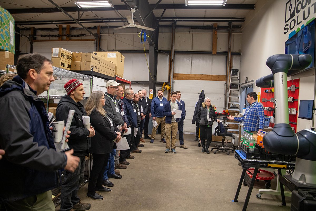 IASnewengland's tweet photo. A great open house with @MaineMfg and #MaineMEP, with over 30 members of the Maine manufacturing community joining us. Stimulating discussion, a fantastic demonstration of @DoosanRobotics and @Delta_Americas , and a full-service tour of our Systems Group. https://t.co/RBC5VrR8HP