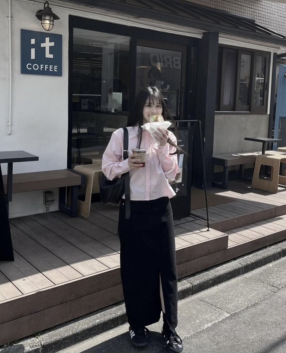 momokakireno's tweet photo. 今回のピンクシャツ可愛すぎる
お金貯めよ
#ももぐらむ #philm https://t.co/yp61x2GMox