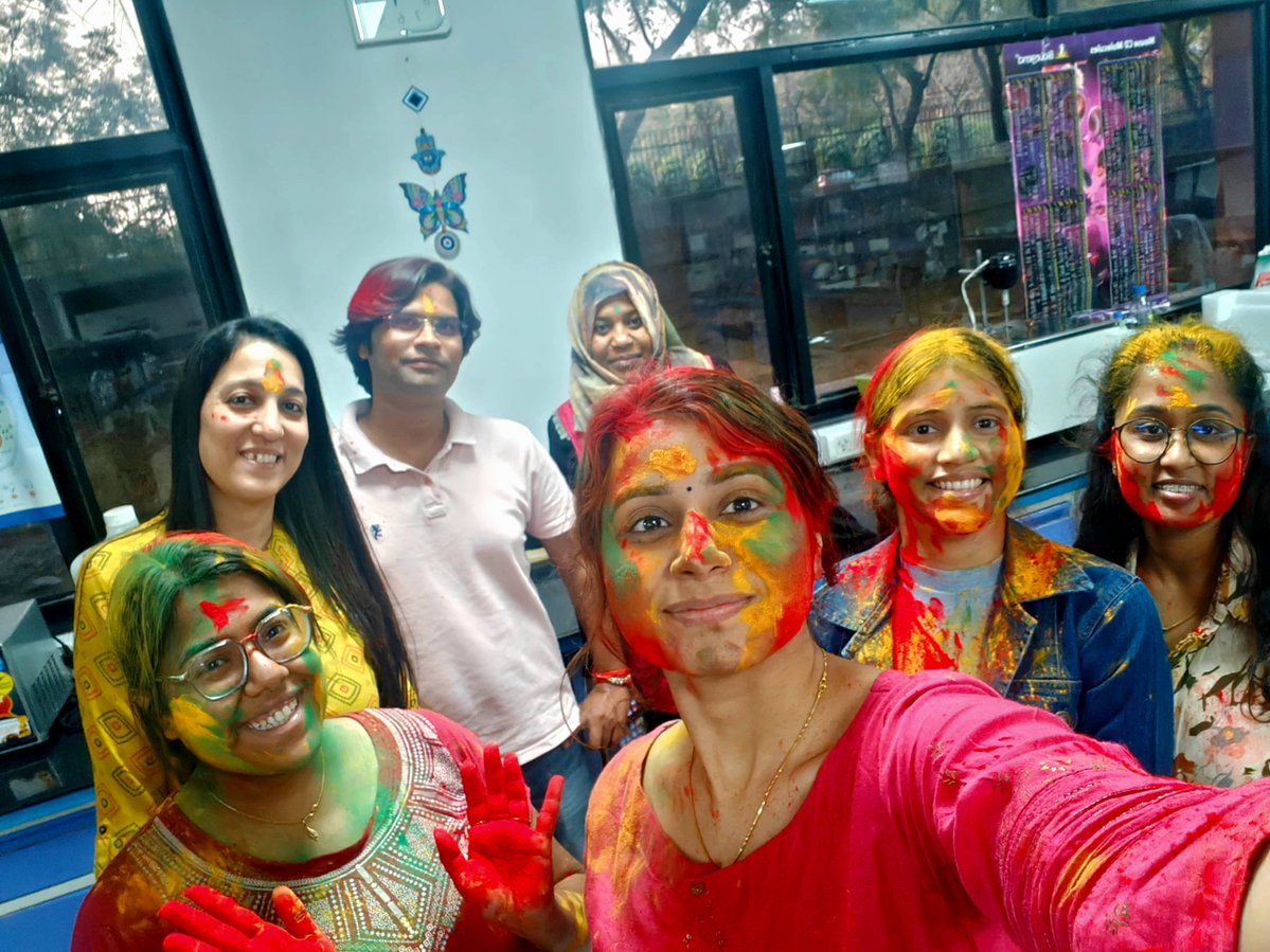 ICGEBImmunobio's tweet photo. Early Holi celebration @ICGEBImmunobio 
@ICGEB @ICGEBNewDelhi @DrVed23 @AshimaBhaskar https://t.co/CFCHzqKmg1