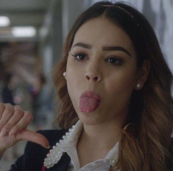 porktendencia's tweet photo. "María Belén":
Porque luego de que Danna Paola pidiera que ahora le digan solamente Danna, la gente está empezando a llamarla María Belén. https://t.co/UD70OPy4mp