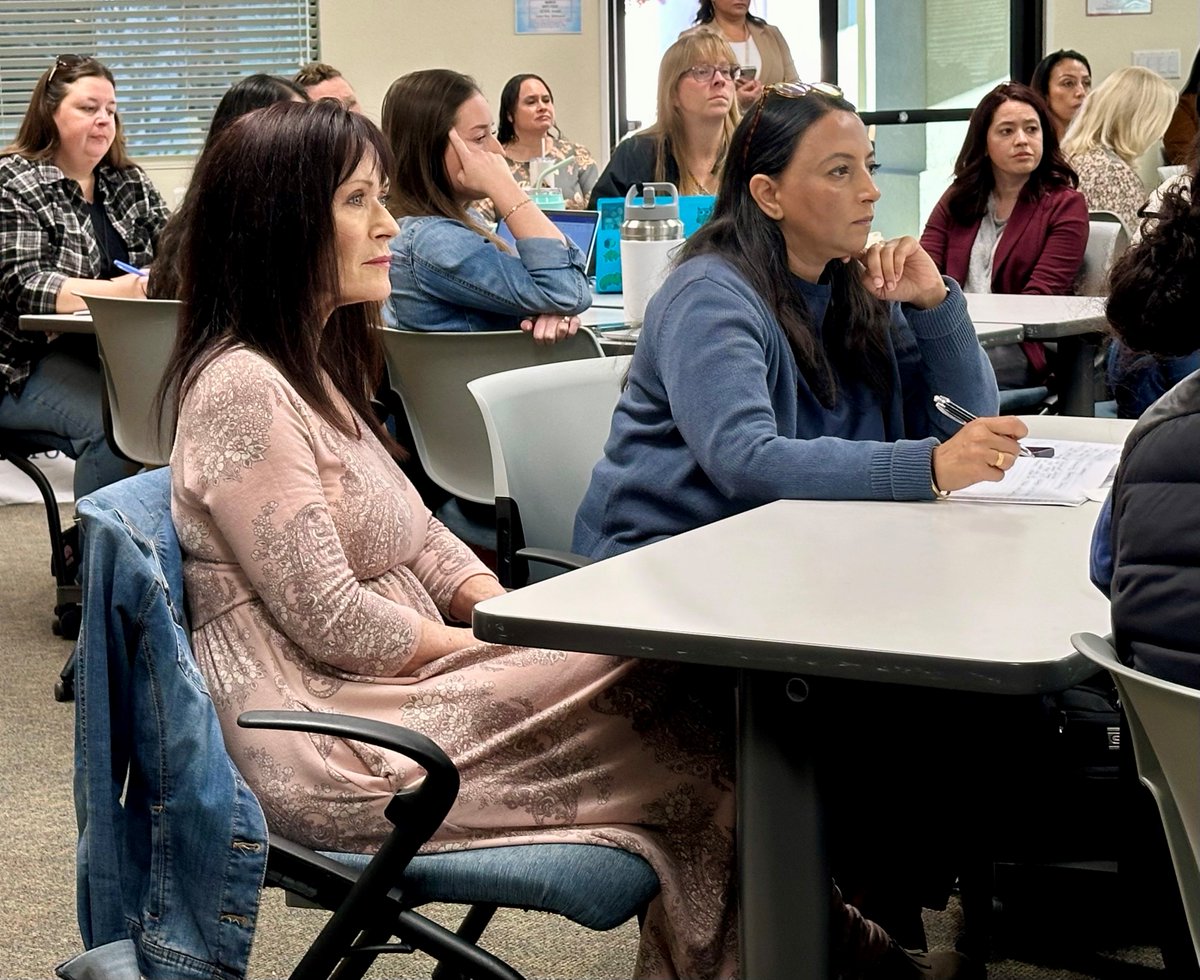 scsos_'s tweet photo. SSO hosted a Community Resource Training on how to be the bridge between students/families &amp; mental health services.

Attendees learned how to determine if a case is mild to moderate or moderate to severe, which determines where a student or family is referred to for services. https://t.co/NfYpjFMXWv