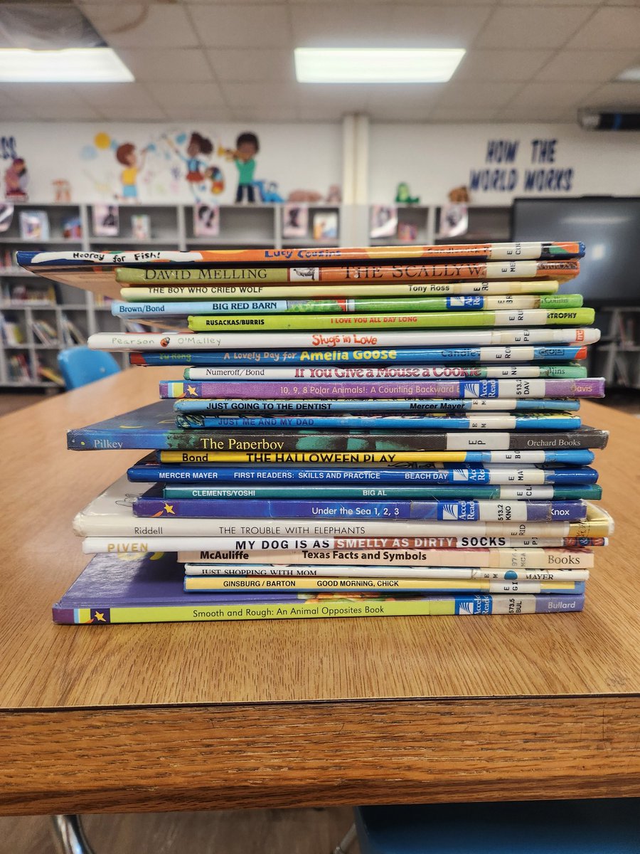 Not only is today a good day to read a book, @MollyLashway, it's the BEST DAY because we had 22 LOST BOOKS returned to the #library! Thanks to everyone @MemorialElm for your continued support of the ❤️ of our 🏫. #BooksForAll #BooksAreLife @HISDLibraryServ