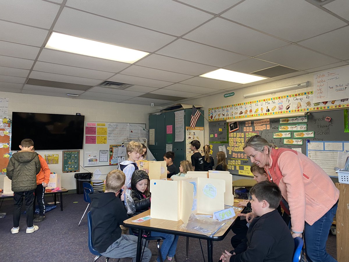 Conger_ES's tweet photo. Mrs. Yinger’s class opened their Conger Marketplace today. The students have learned about goods and services as well as consumers and producers and created their own market! https://t.co/PUb46R5lUj
