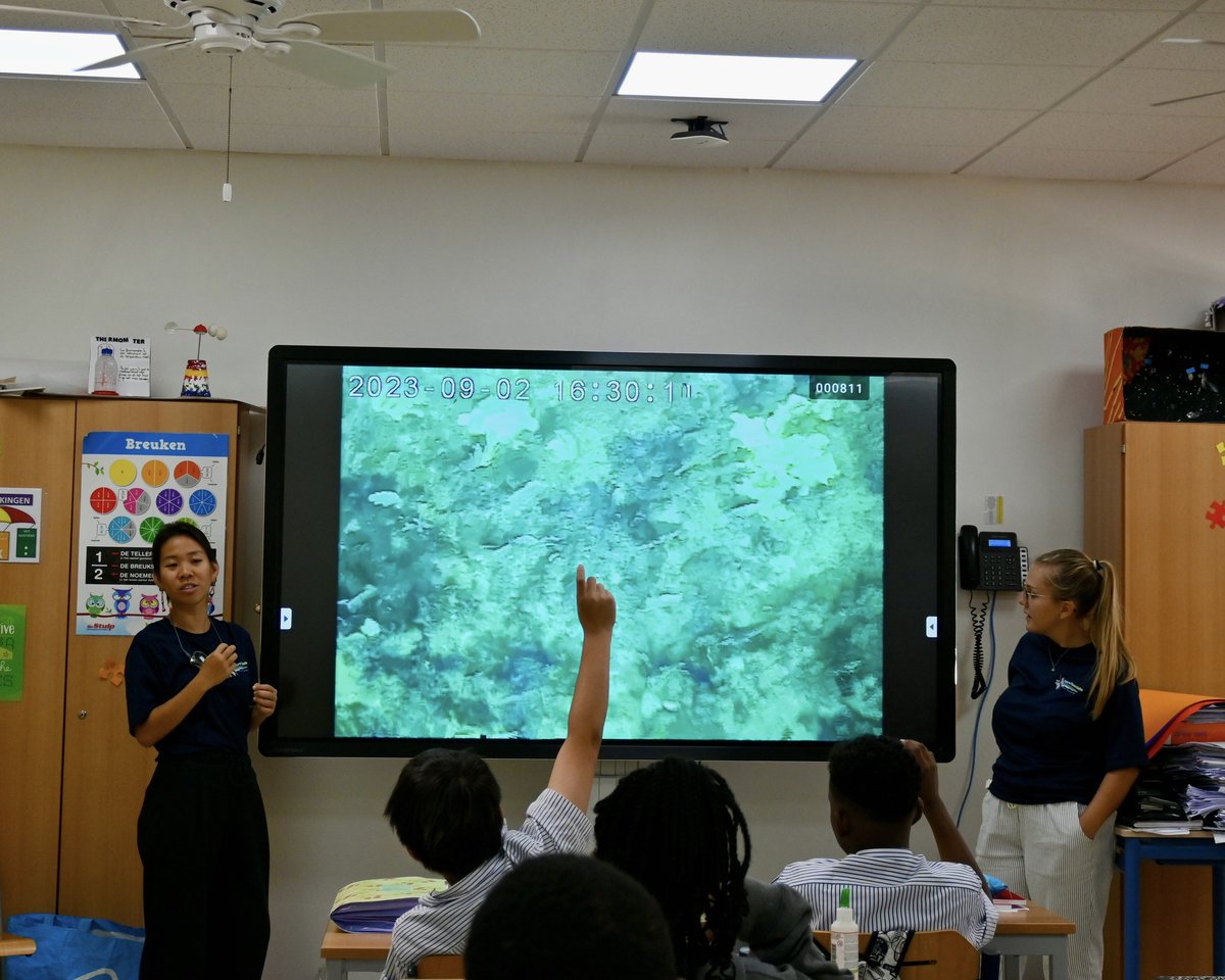 Over 270 primary school students across #SXM now know the importance of natural areas when planning development. After an engaging presentation from the CORENA team, students apply that knowledge by placing natural habitats near human developments. @expertisefrance @DELGUYGEO