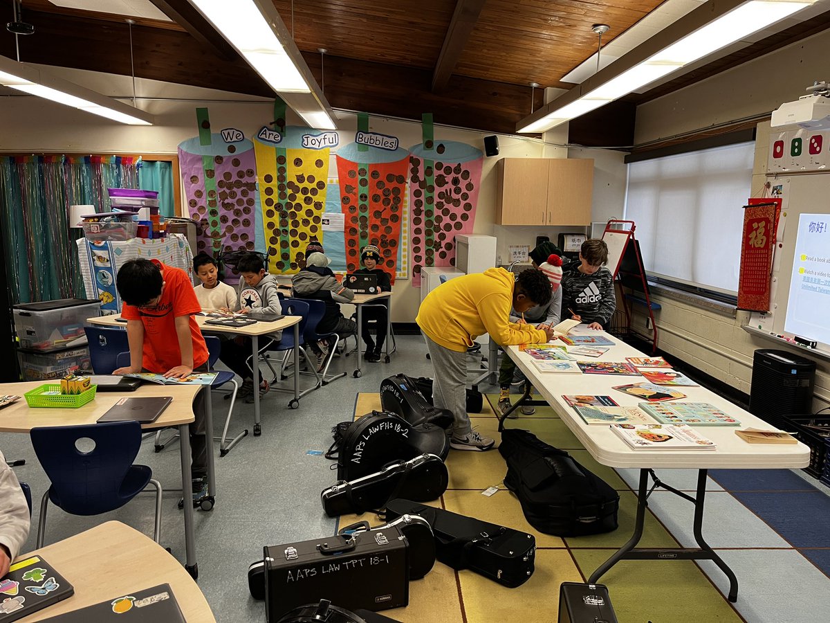 March is reading month! We read books about/in Chinese in our class today:)❤️<a href="/A2Lawton_school/">Lawton Elementary School</a> <a href="/A2SchoolsWL/">AAPS World Language</a> <a href="/A2schools/">A2 Public Schools</a>