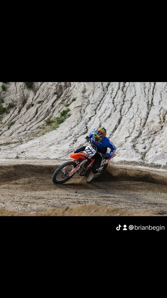 BrianBegin222's tweet photo. #SRAGP last weekend. Was fun to do a little racing with everyone again! #glenhelenraceway #moto https://t.co/vqbe5qrQ61