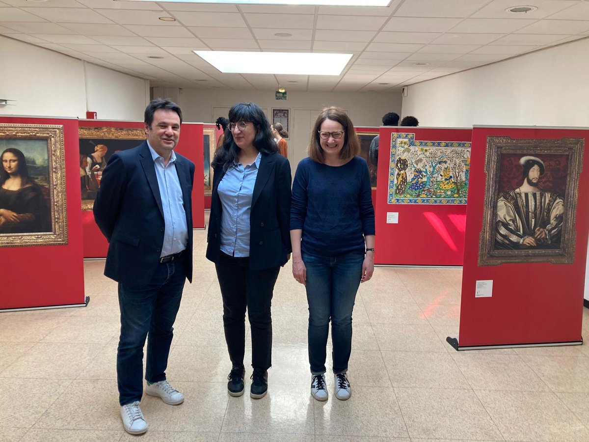 Inauguration du prêt du Kit Louvre #MGEN Occitanie à la <a href="/CiteRiveGauche/">Cité scolaire Josephine Baker - Gisele Halimi</a>, <a href="/actoulouse/">Académie de Toulouse</a>. Christophe Pena Président MGEN31 félicite enseignantes et documentaliste pour les projets artistiques et culturels montés avec les élèves d’art appliqué et UP2A.