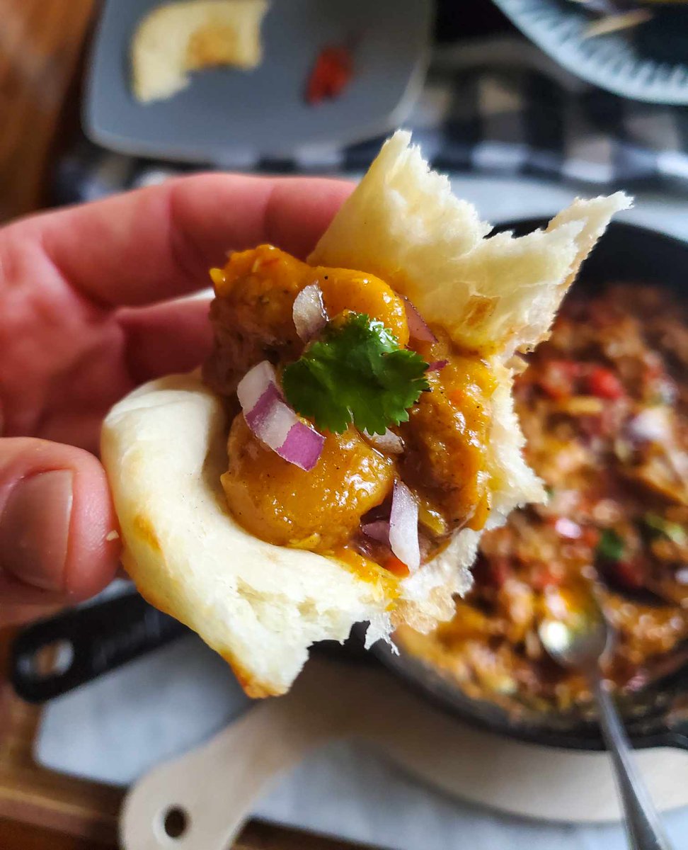 happyveg1986's tweet photo. https://t.co/nGZqZyBjE5
Head to the blog for my Coconut Masala Butter Beans. Creamy coconut sauce, loads of flavour from masala paste and seasonings, heat from chilis, and smooth butter beans. So delish!
#vegetarian #RecipeOfTheDay #goodeats #butterbeans #coconutsauce #Foodies #foodlovers #foodfriday #happyvegrecipes