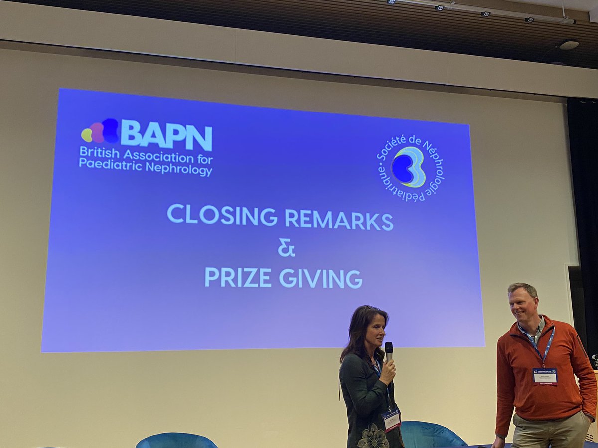 Jan Dudley thanking @EMEESYkidney Martin Christian for his hard work in helping organise a great @BAPNnephrology @SNephroPed in Oxford! #BAPN24