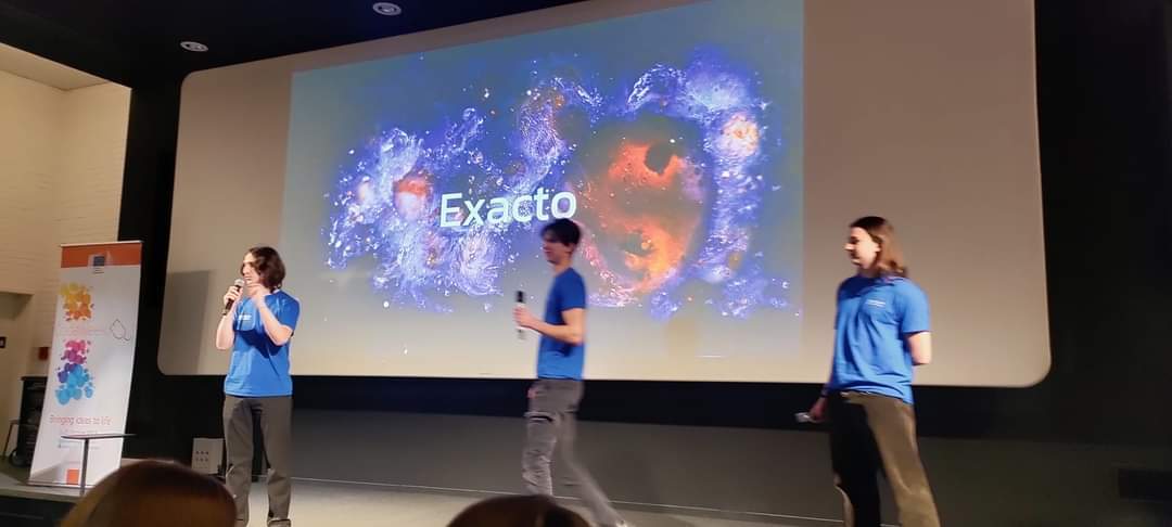 glascaris's tweet image. #codeweekHackathon Ceremony award 8/3/24 !
 It was an honor to meet the talented winners from 🇦🇱🇱🇻🇬🇷, ready to change the world with their innovative ideas!!
👏Kudos to @eirinisym and @tommaso_eun  for hosting such a fantastic event! 😊❤️ 
#codeweek @CodeWeekEU