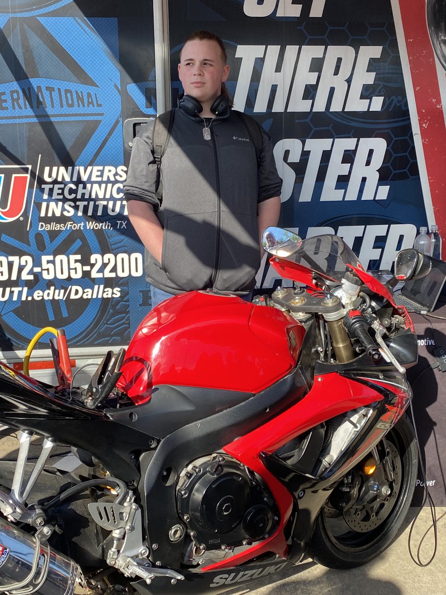 Thank you to <a href="/UTITweet/">Universal Technical Institute</a> for visiting our campus today! Great opportunities for our WHS students.
#alwaysabulldogneveranunderdog