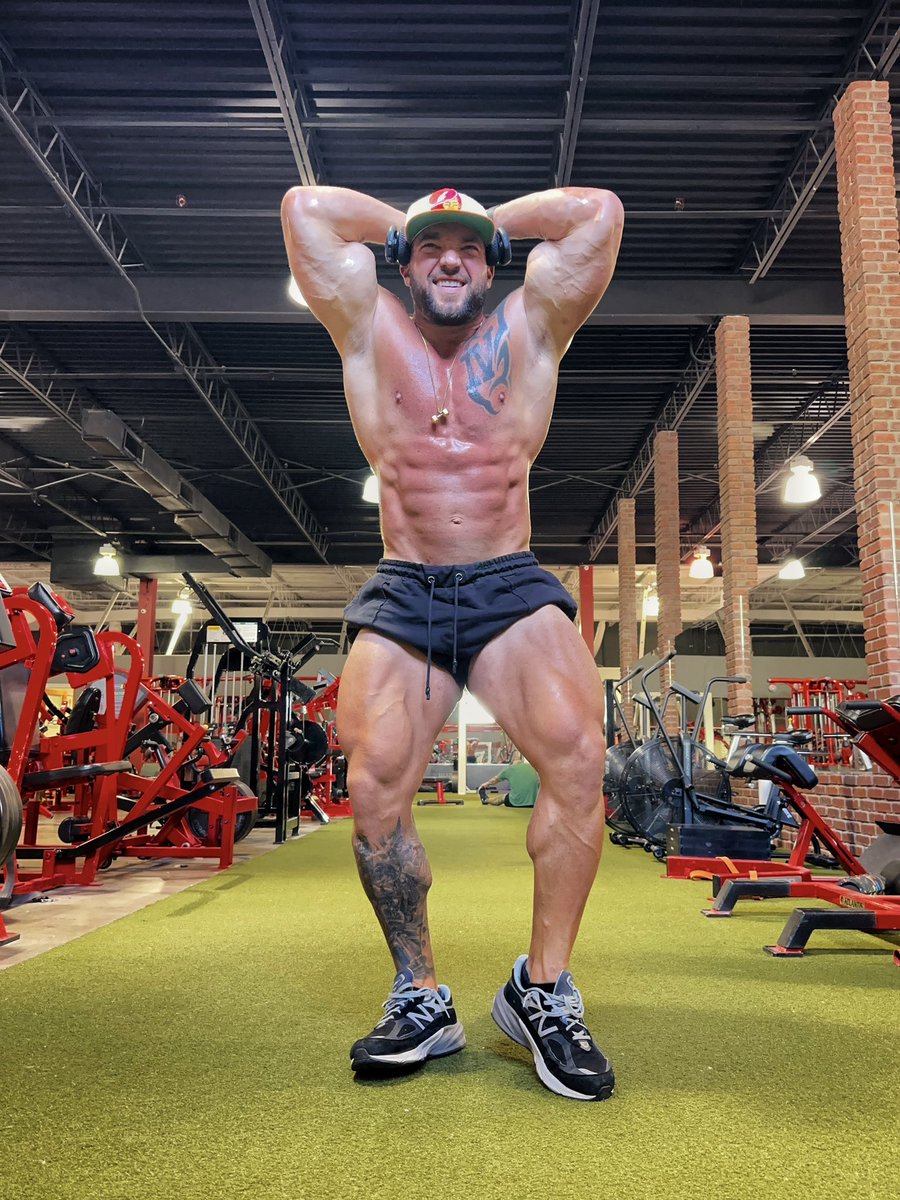 DreamWeaverIV's tweet photo. Unlock the door to your dream physique and sculpt the body you’ve always envisioned, one day at a time!

Here are 3 ways to immediately turn things around.

1. Revamp Your Nutrition
2. Level Up Your Workouts
3. Prioritize Recovery

23 years of training. 🙏🏼 Lmk if you need help💪🏼 https://t.co/ga0ySlLH2o