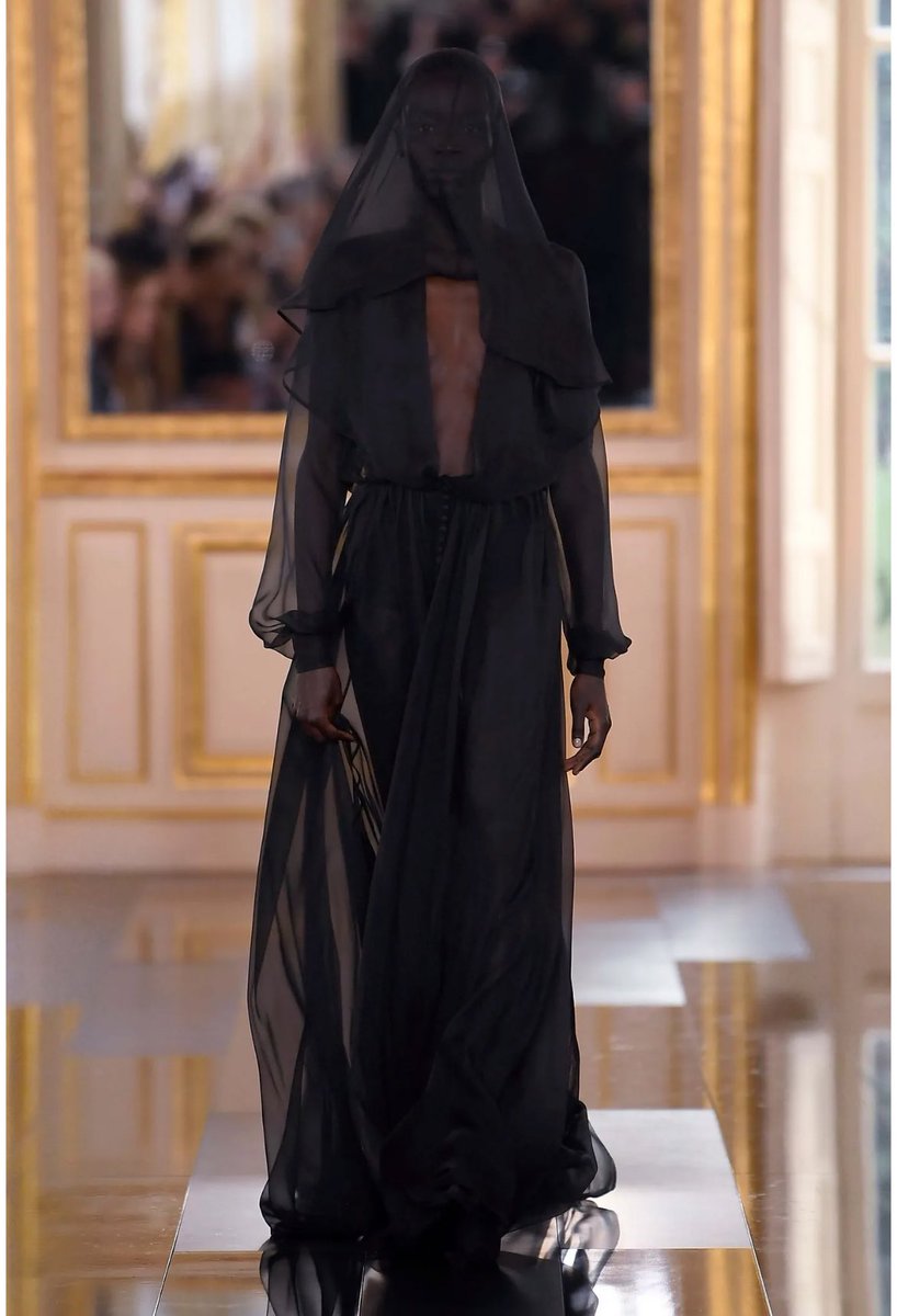 Lara Tutton tweet media